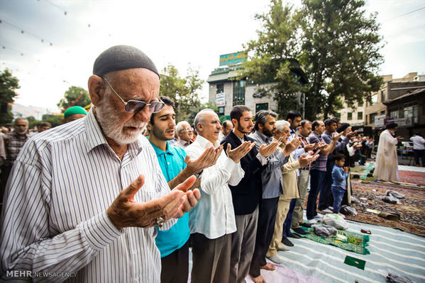 اقامه نماز عید سعید فطر در کرج
