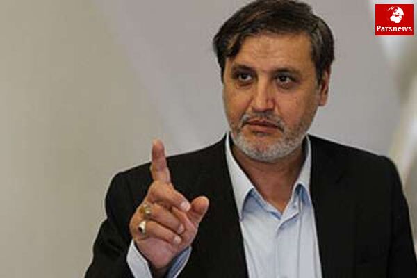 ابطحی:«ولایتی» باید جلوی سوء استفاده‌ها در دانشگاه آزاد را بگیرد 
