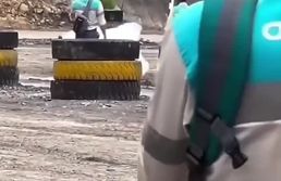 لحظه عجیب سقوط یک تکه ابر روی زمین !